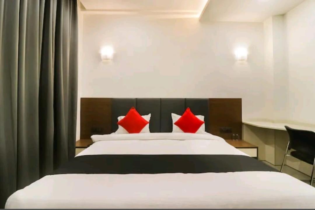 Hotel Nikhil Regency Bhilai Exteriér fotografie