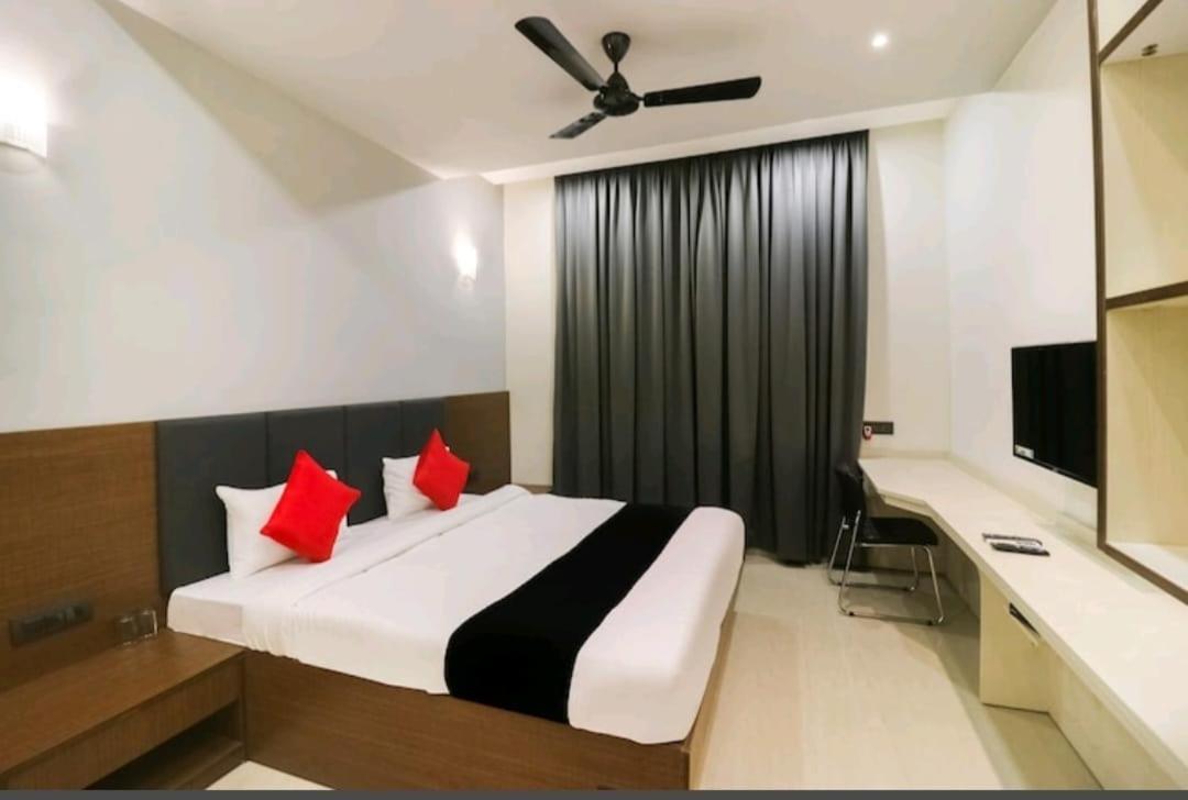 Hotel Nikhil Regency Bhilai Exteriér fotografie